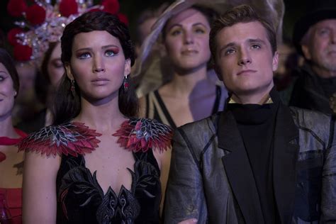 how tall is peeta in the books - what if Peeta and Katniss were as tall as each other?